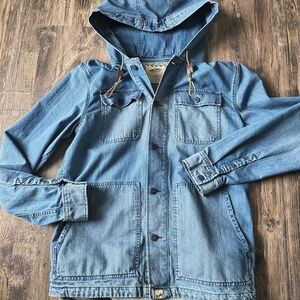 NWOT Men's Blue Denim Jacket